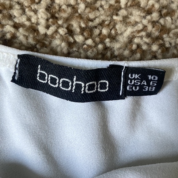 White boohoo, off the shoulder-jumpsuit, size women’s 6 - Picture 2 of 4